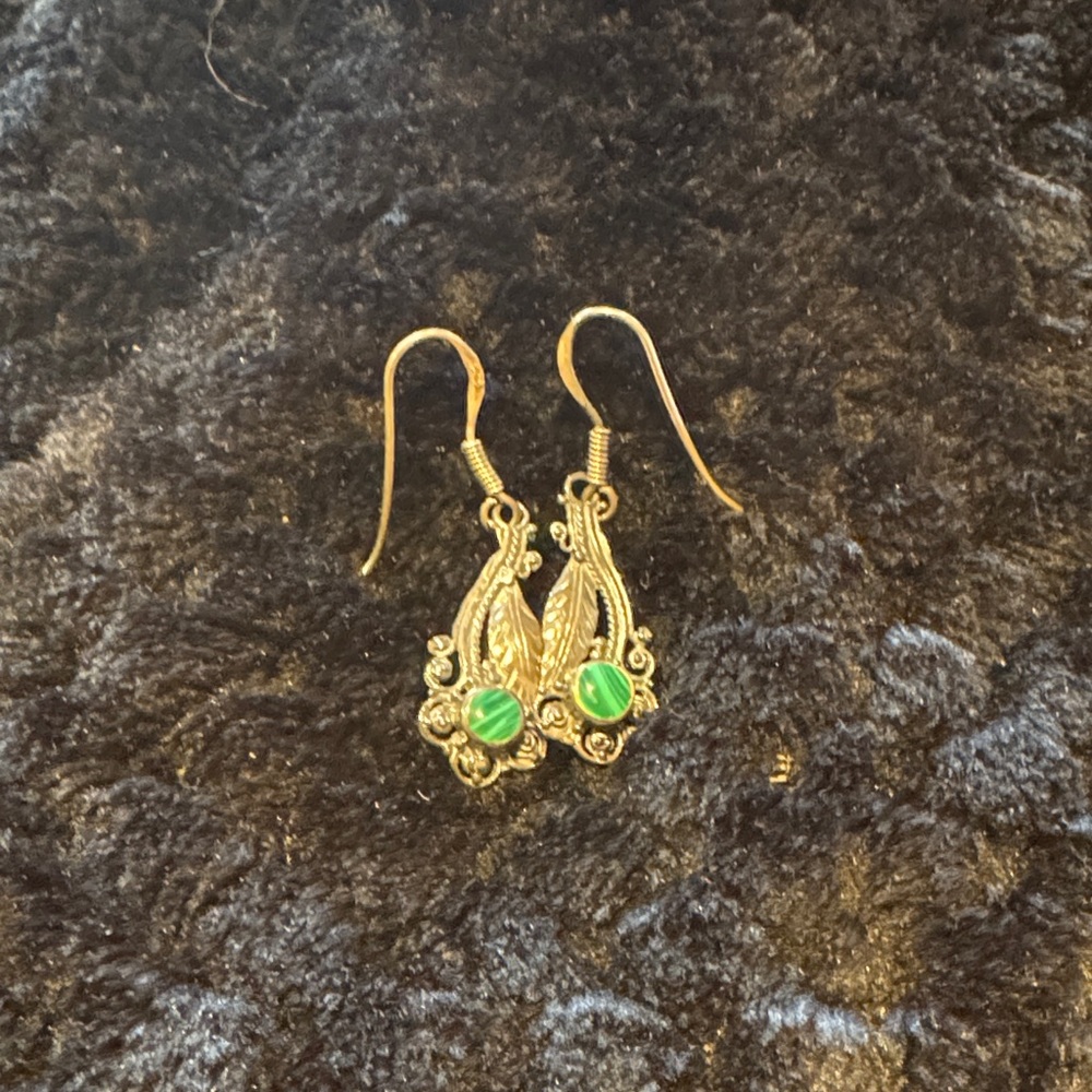 Elegant Multi-Color Earring Set - Picture 12 of 13